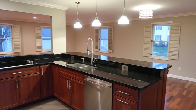 Building Photo - 31 Southgate Dr