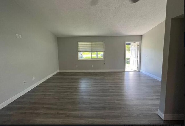 Foto del edificio - 3 bedroom in SEBASTIAN FL 32958