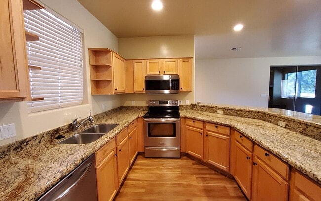 Building Photo - Three Bedroom Home