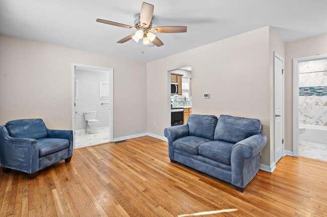 Building Photo - 1009 Lindsay St