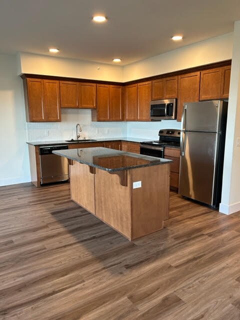 Foto principal - 700 N State St