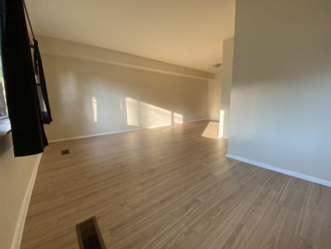 Building Photo - 7625 Algon Ave