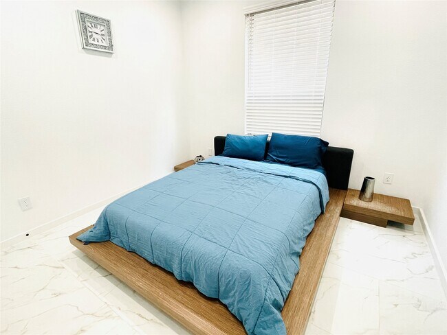 Foto del edificio - 27039 Flower Isle Ln