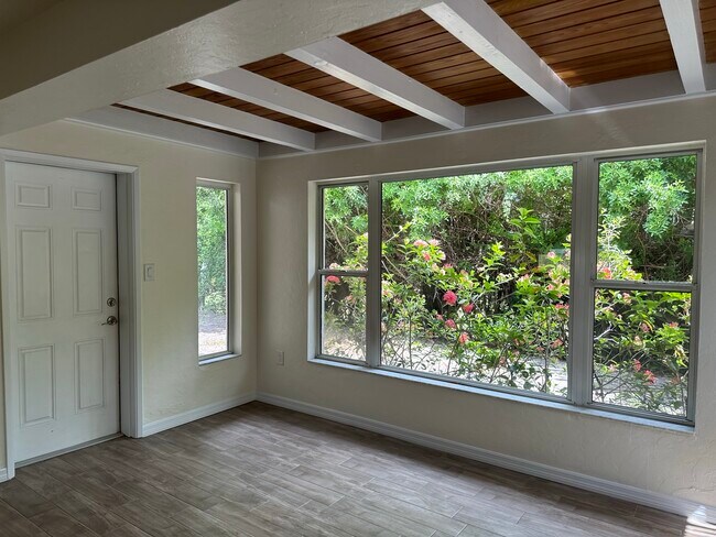 Foto del edificio - 2741 Grove St