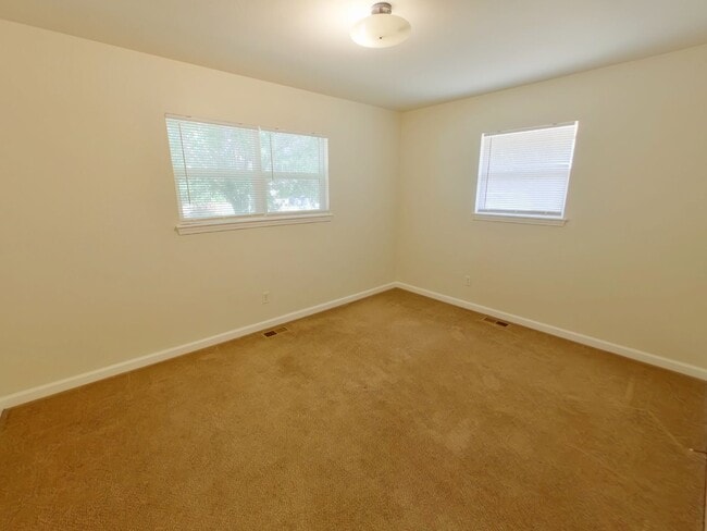 Building Photo - 5112 E New Jersey Dr