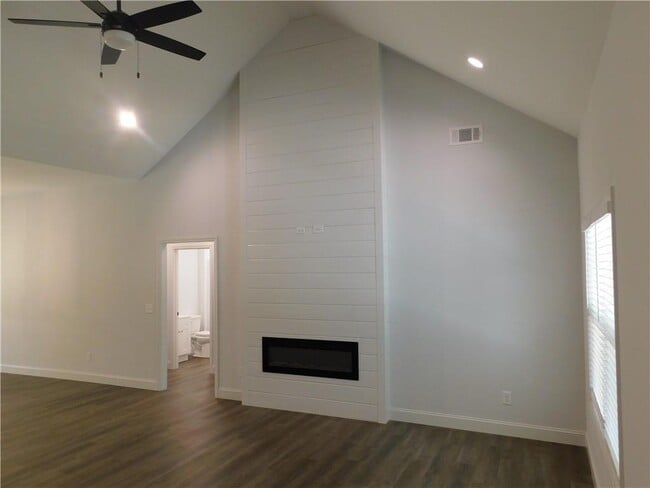 Building Photo - 310 Harmony Dr