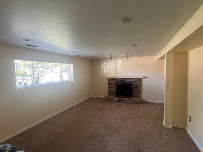 Photo - 2648 E Manor Dr (Cottonwood Heights, UT) House