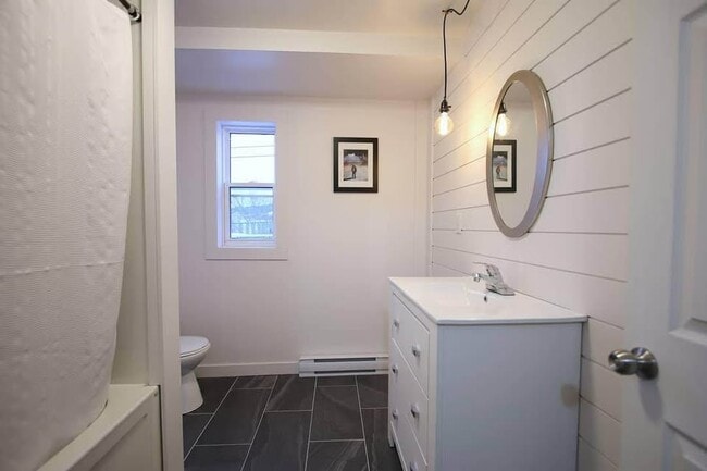 Building Photo - 8 Charlton St