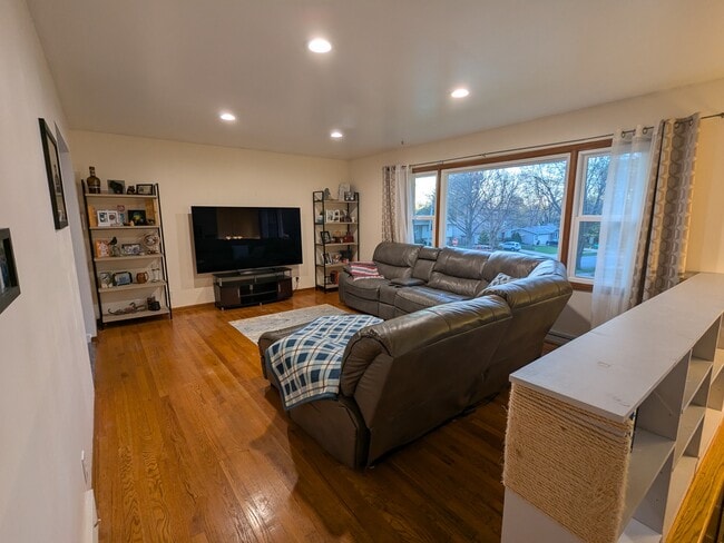 Building Photo - 6413 Woodington Way