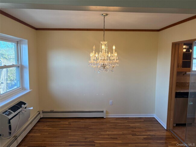 Building Photo - 2158 Edenwald Ave