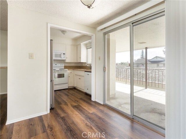 Building Photo - 22950 Nadine Cir