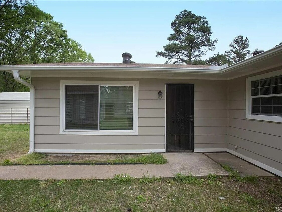 Primary Photo - Carolina beautiful home