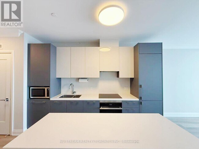 Photo du bâtiment - 8 Water Walk Dr