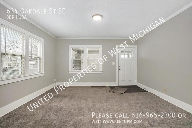 Foto del edificio - Available Now | 3 Bedroom, 1 Bathroom in t...