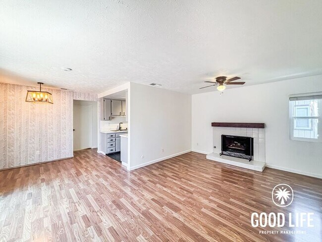 Foto del edificio - 6540 College Grove Dr