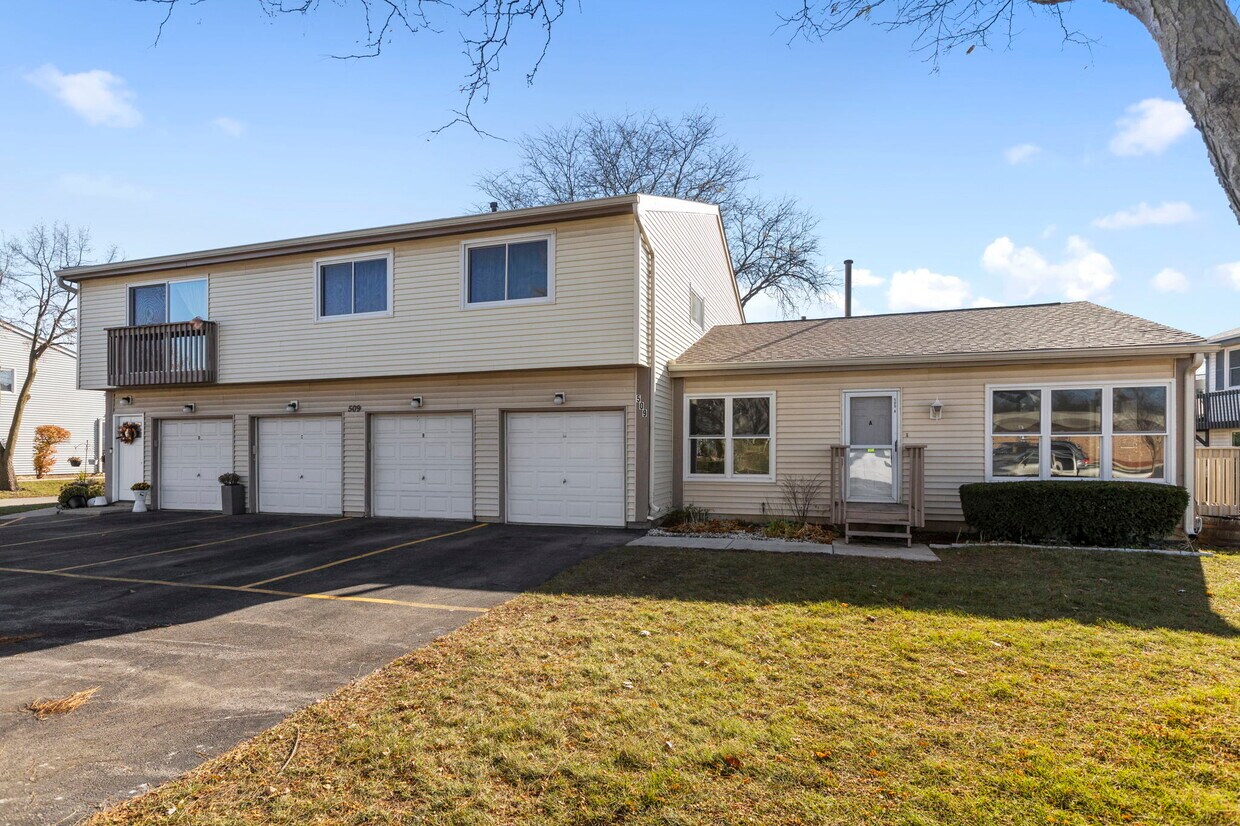 Primary Photo - 509 Seneca Ln