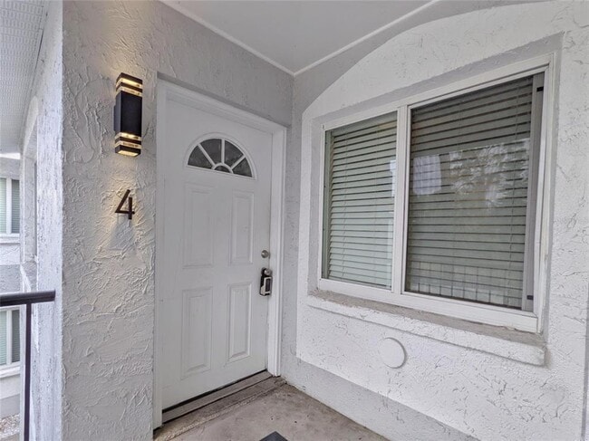 Foto del edificio - 1090 Cocoanut Ave