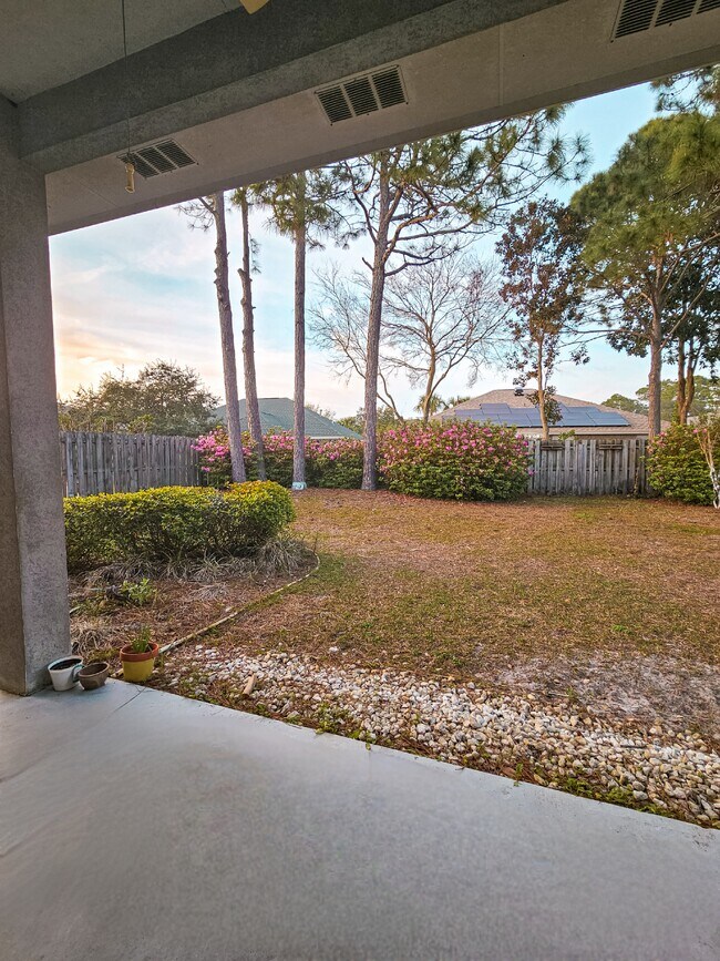 Foto del edificio - 4035 Broken Arrow Ct