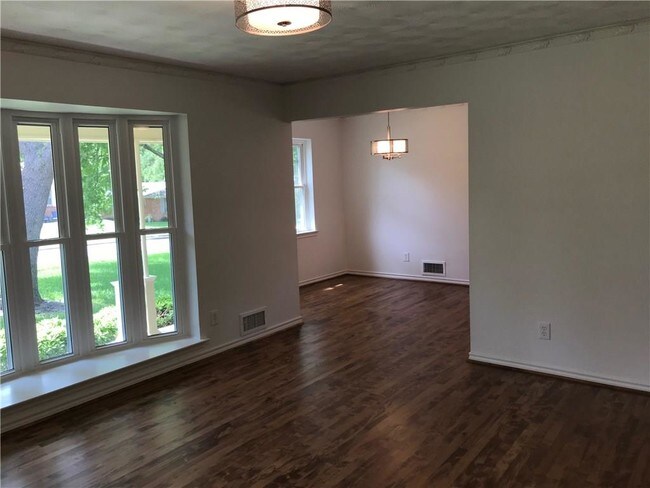 Foto del edificio - 5908 Elm Lawn St