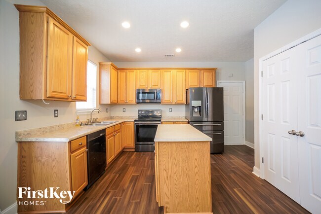 Building Photo - 3168 Woodhaven Way
