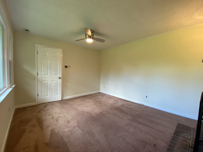 Building Photo - 1599 Early St