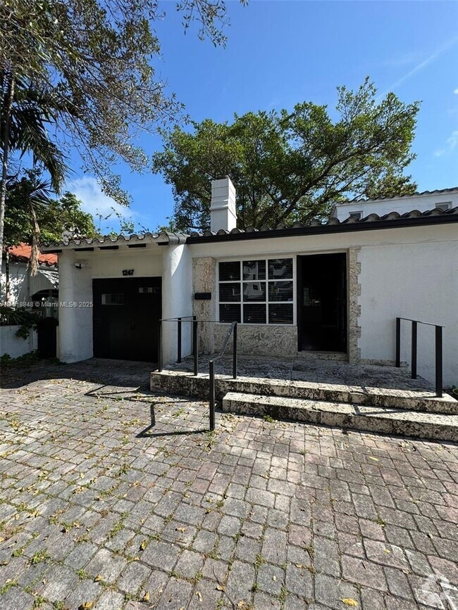 Building Photo - 1247 Alton Rd