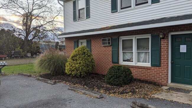 Foto del edificio - 508 W Strawberry Ave