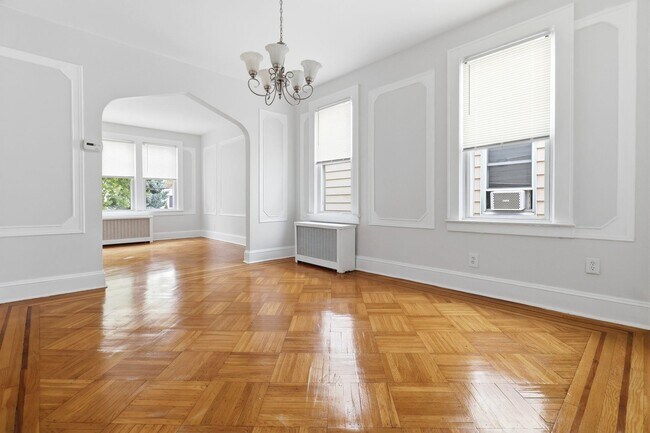 Building Photo - 211 McAdoo Ave