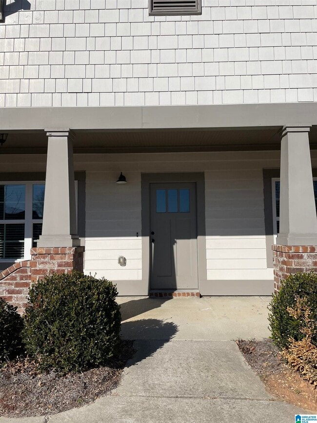 Building Photo - 3982 Valley Manor