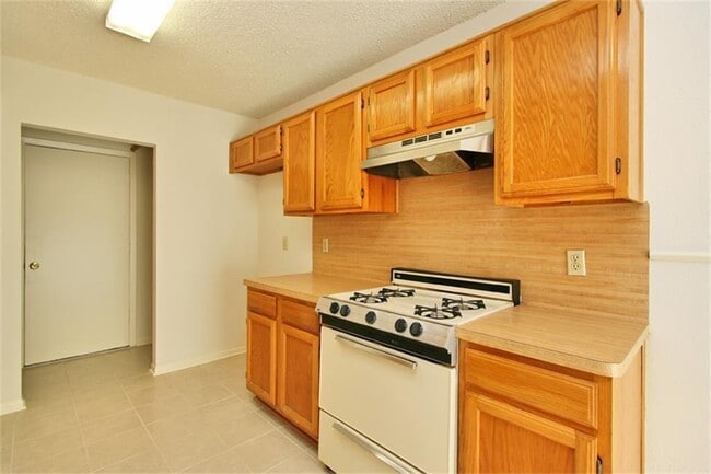Building Photo - 2602 Lively Ln