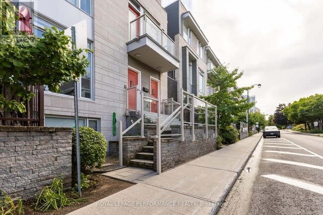 Building Photo - 22 Holmwood Ave