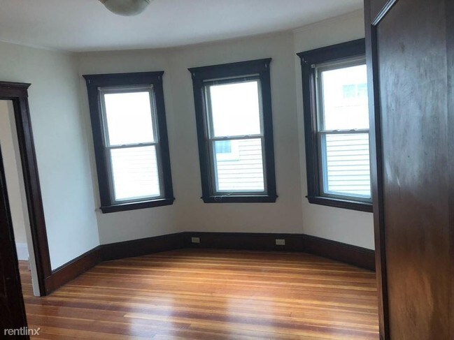 Building Photo - 2 br, 1 bath - 18 Saint Marks Rd