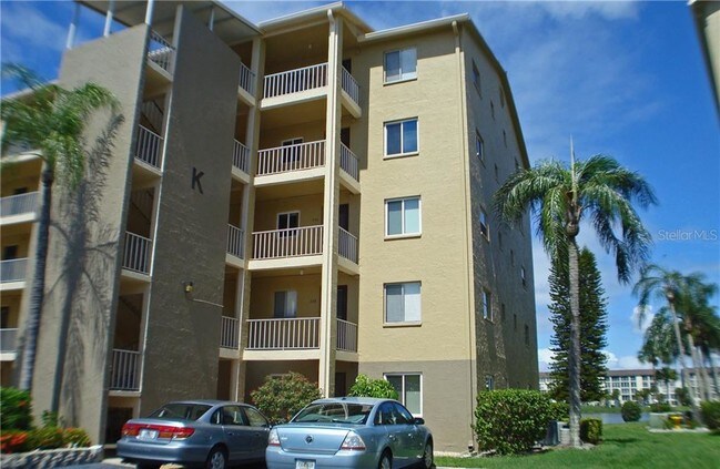 Building Photo - 3668 Lake Bayshore Dr
