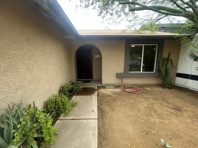 Foto del edificio - 3041 W Monona Dr