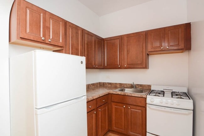 Foto del edificio - 2536 N Sawyer Ave