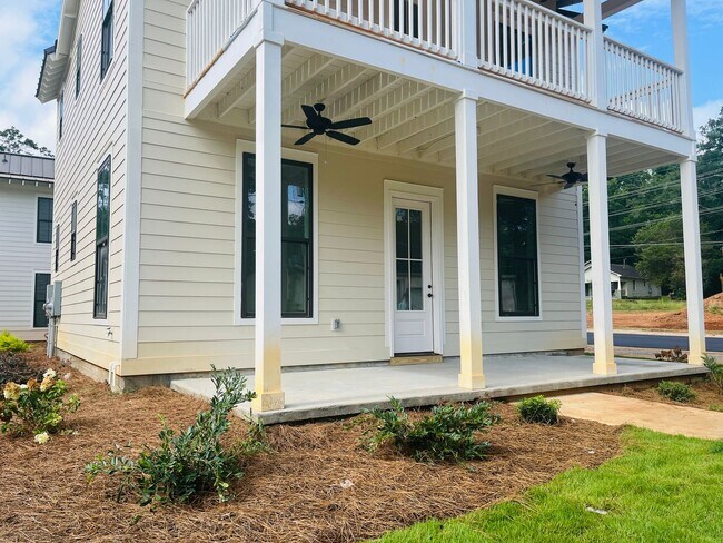 Building Photo - 101 Gardenia Ln
