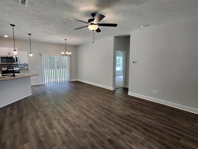 Foto del edificio - 4137 Fringetree Loop