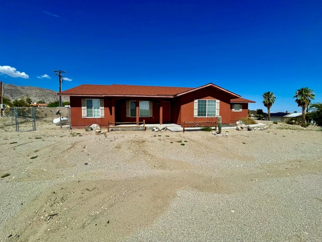 Building Photo - Wonderful home on a corner lot!