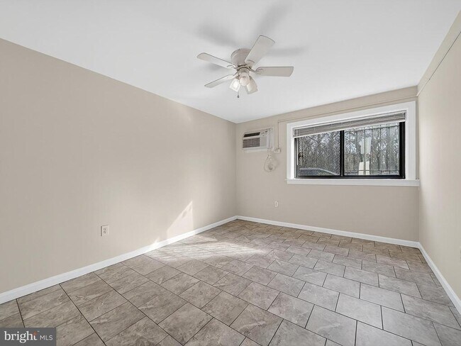 Foto del edificio - 3111 Naylor Rd SE