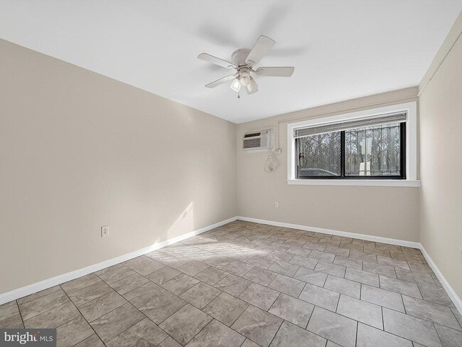 Building Photo - 3111 Naylor Rd SE