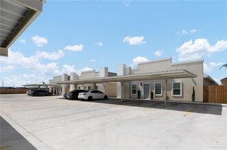 Building Photo - 1601 W Hyatt Ave