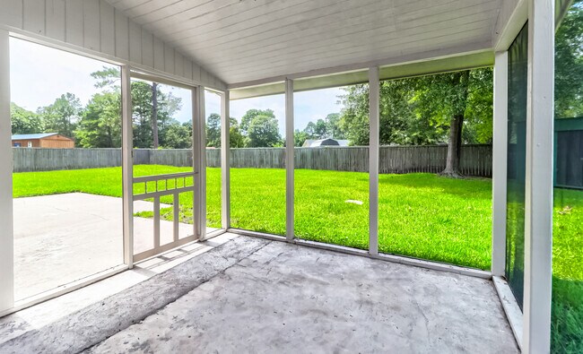 Screened in porch - 118 Trenholm Dr