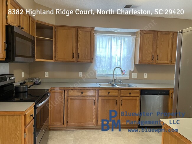 Foto del edificio - 8382 Highland Ridge Ct