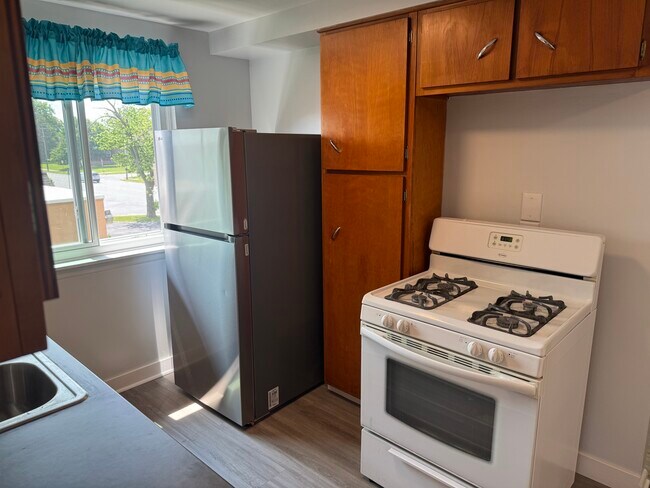 Foto del edificio - 779 Englewood Ave