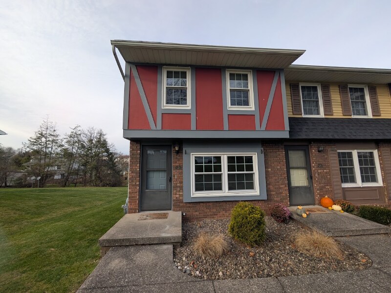 Foto principal - 628 Peachview Ln