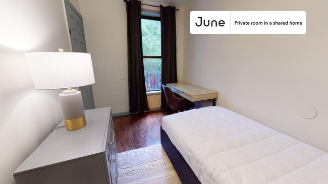 Private bedroom in 3 bed/1 bath Home - Private bedroom in 3 bed/1 bath Home