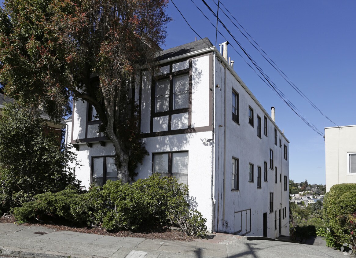 Foto del edificio - 1021 Warfield Ave