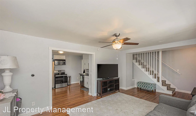 Foto del edificio - 4 br, 2 bath House - 807 W 13th Street