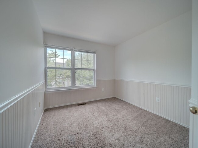Building Photo - 3019 Spice Bush Rd