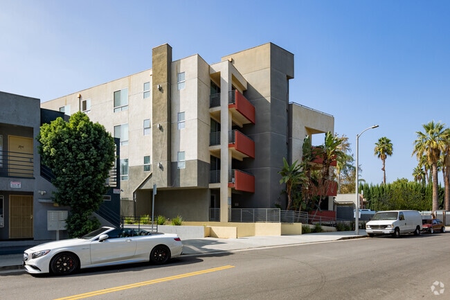Building Photo - 13712 Valleyheart Dr